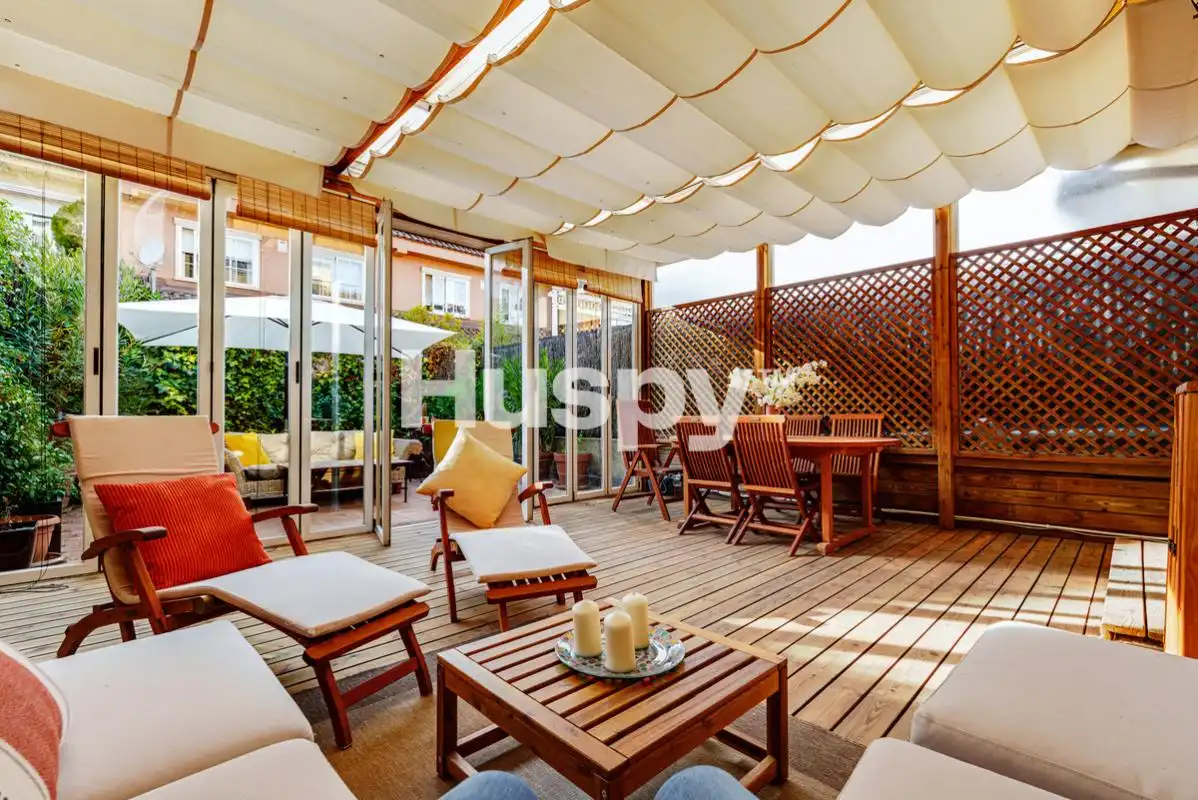 Reihenhaus mit Terrasse zum Verkauf in Calle de la Bahía de Santander, imagen 4