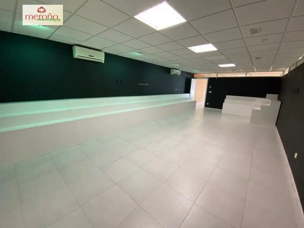 Oficina de lloguer a Algorós - El Derramador
