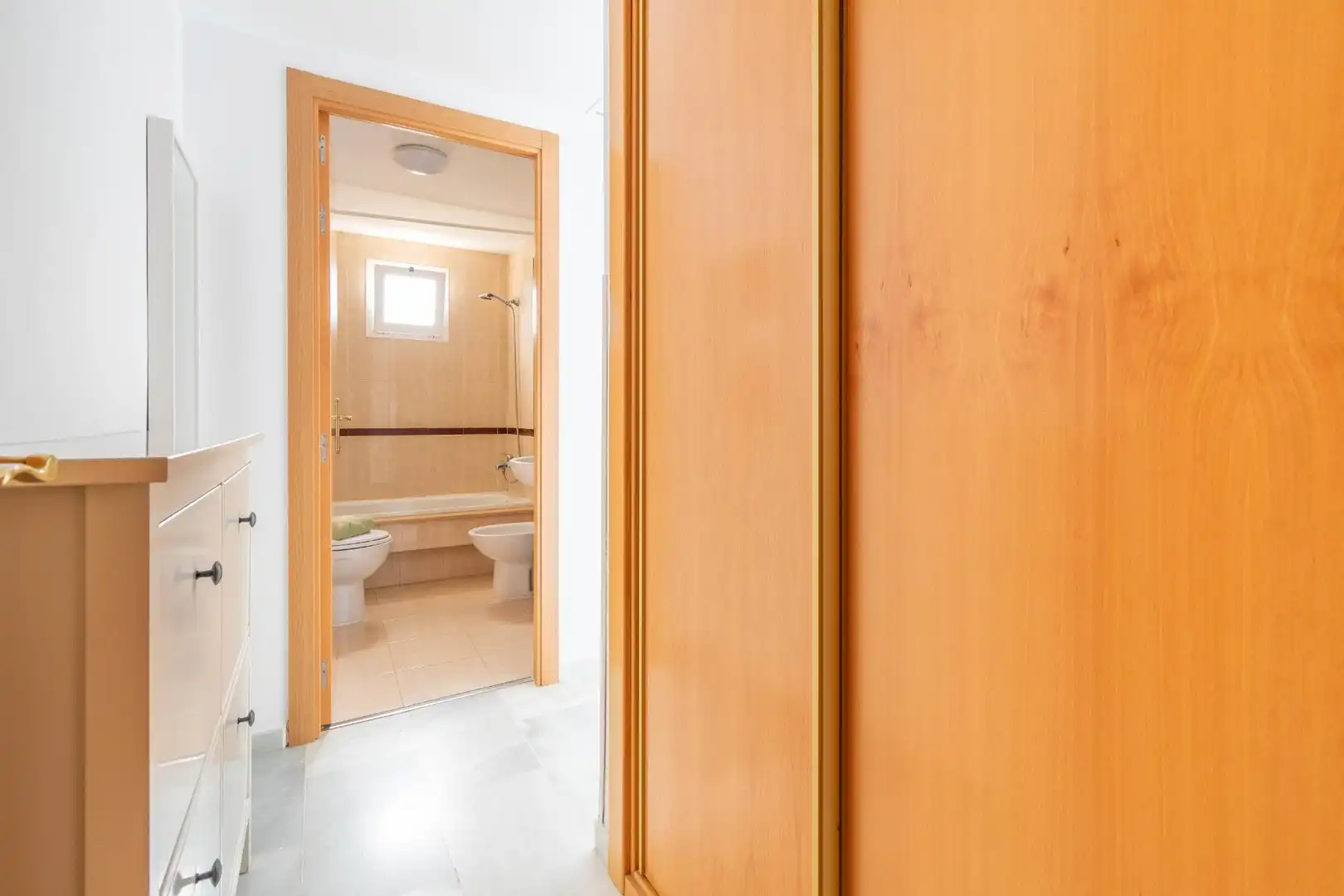 Baño de Piso en venta en Almería con Aire acondicionado, Terraza y Balcón