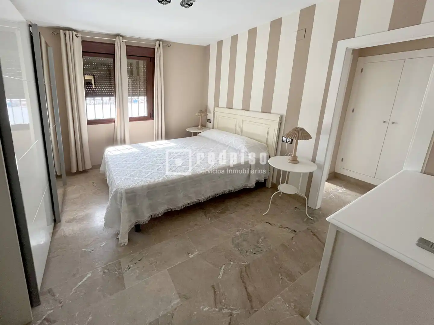 Pis de lloguer a de los Dolores León, Barrio León