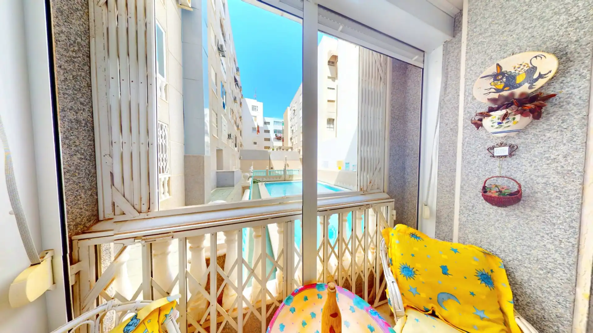 Terraza de Piso en venta en Torrevieja con Aire acondicionado, Terraza y Amueblado