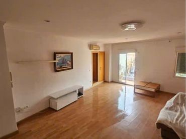Appartamento con balcone in vendita a Centro