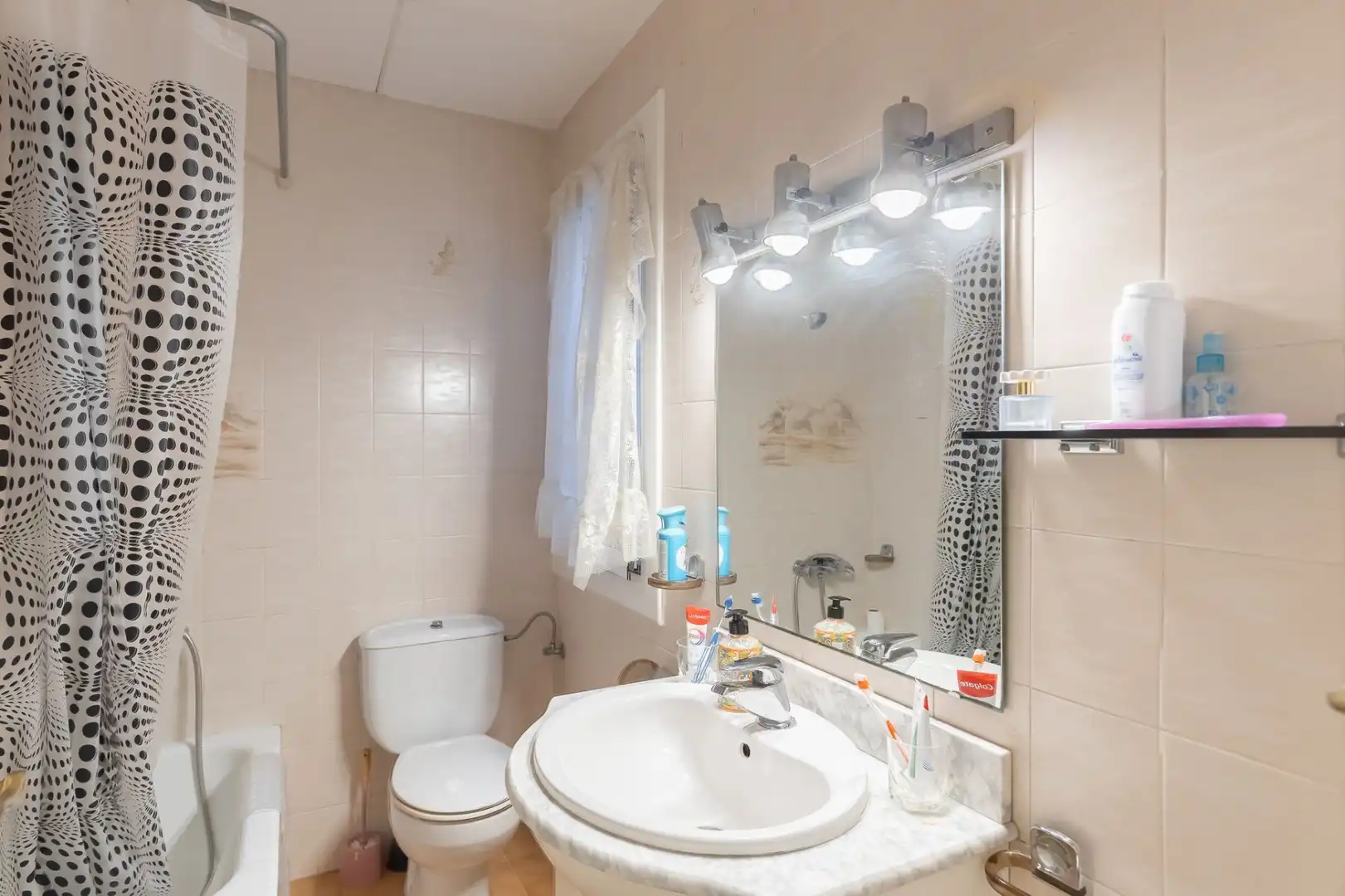 Bathroom of Flat for sale in Badalona  with Terrace