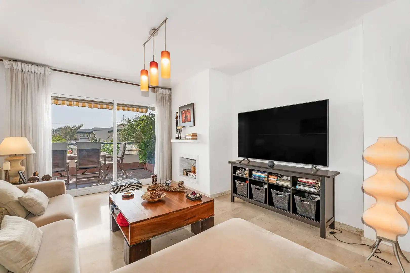 Sala de estar de Ático en venta en Marbella con Aire acondicionado, Calefacción y Terraza