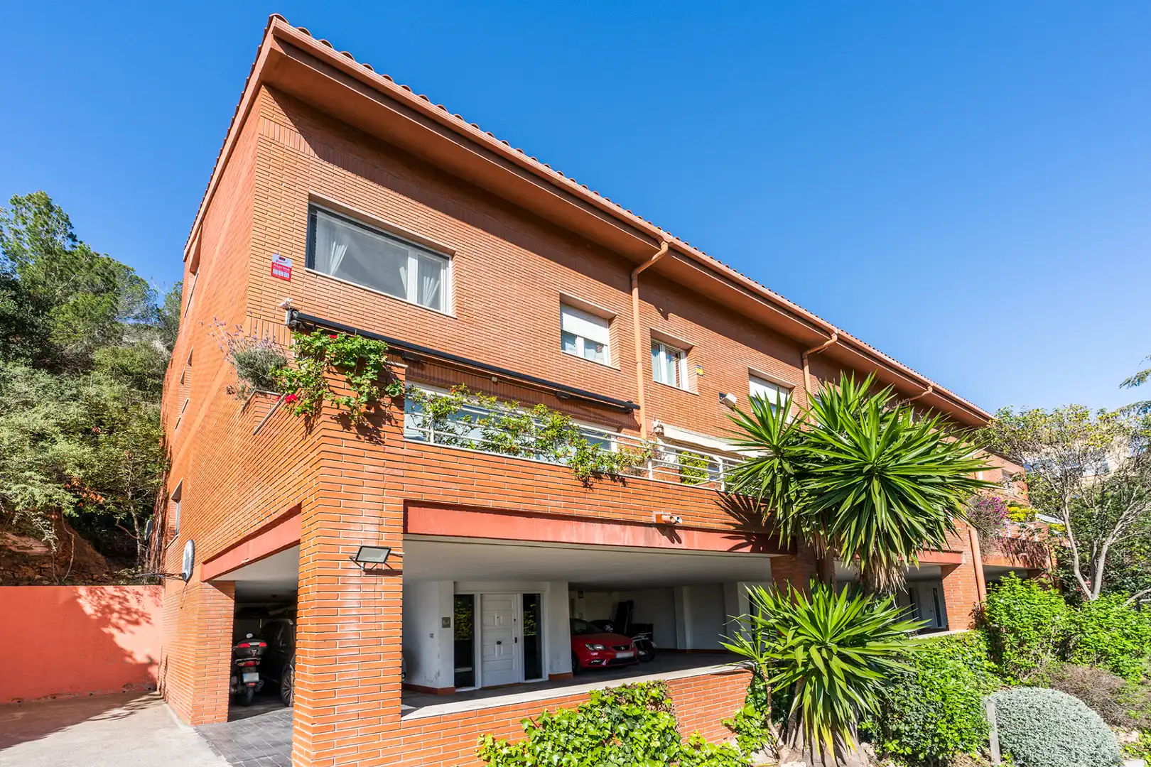 Exterior view of Detached homes for rent in Barcelona  with Air Conditioner, Heating and Terrace