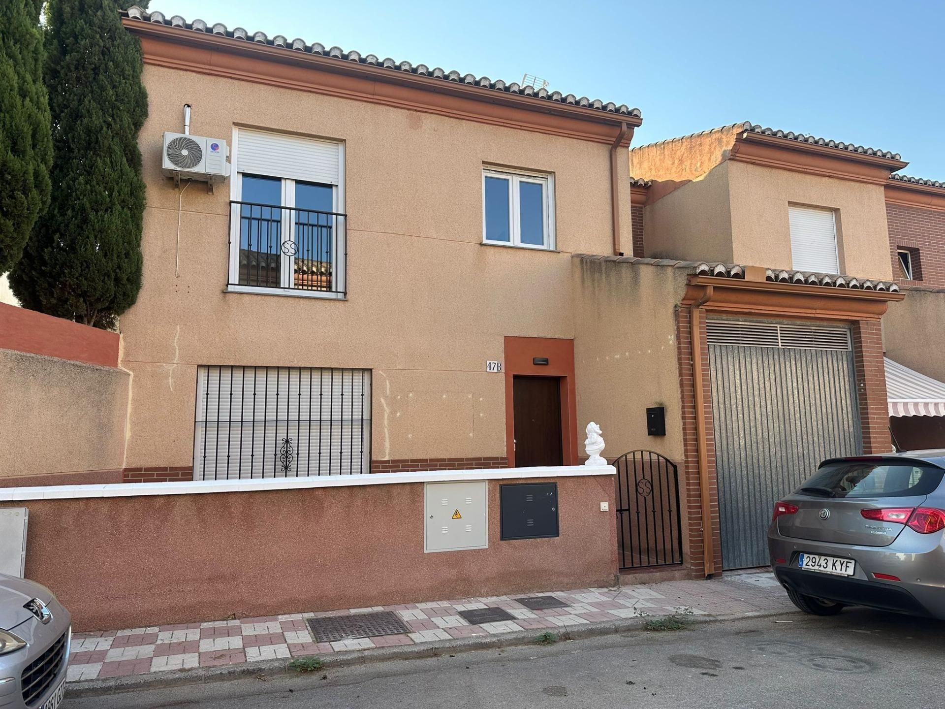 Exterior view of Single-family semi-detached to rent in Atarfe  with Air Conditioner and Balcony