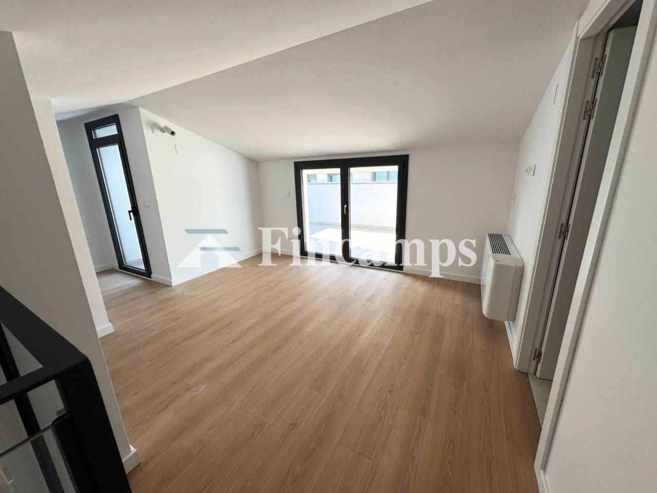 Sala d'estar de Dúplex en venda en Sabadell amb Parquet, Terrassa i Piscina comunitària
