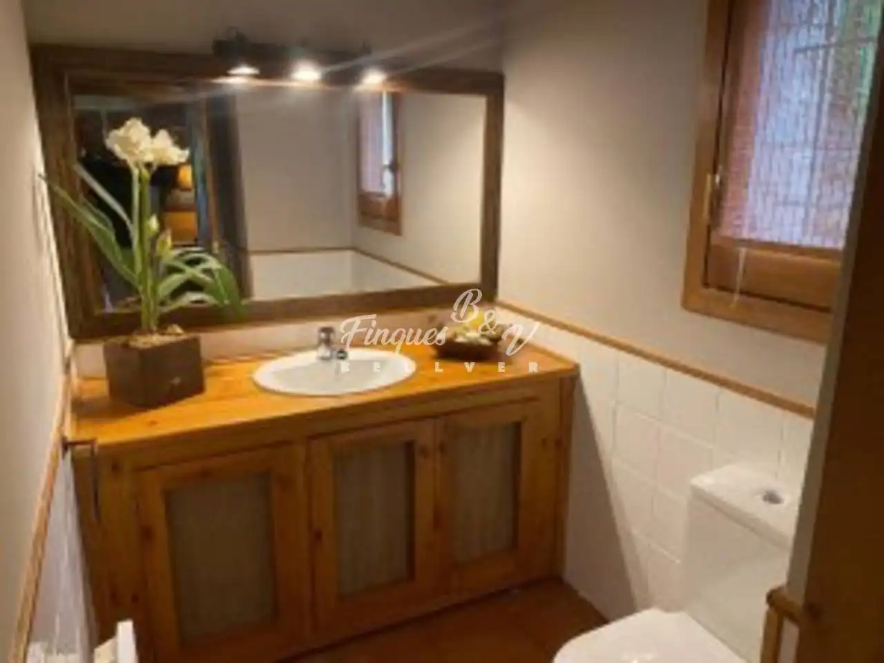 Baño de Casa o chalet de alquiler en Isòvol con Calefacción, Jardín privado y Parquet