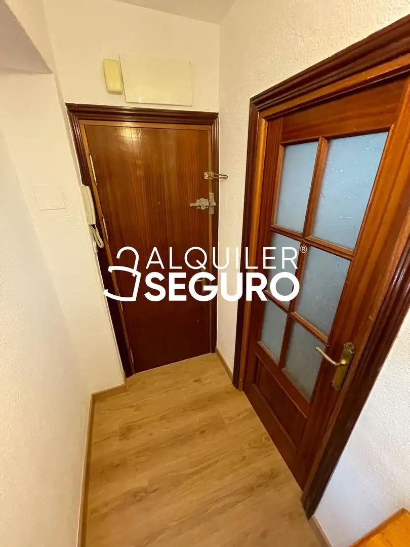 Flat for rent in Madrid  with Heating and Furnished