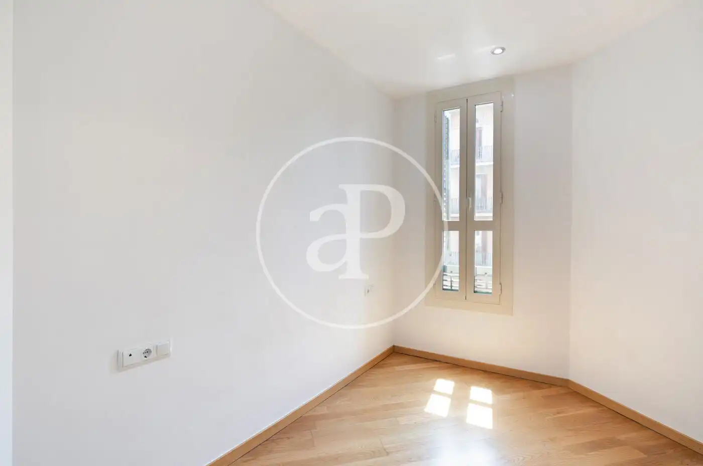 Habitación de Piso en venta en Barcelona con Aire acondicionado, Calefacción y Balcón