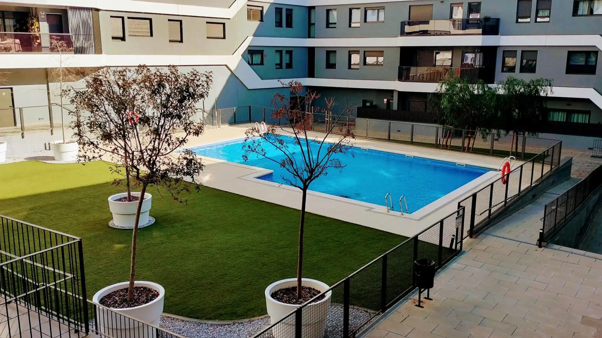 Swimming pool of Flat for rent in Mataró  with Air Conditioner, Heating and Balcony