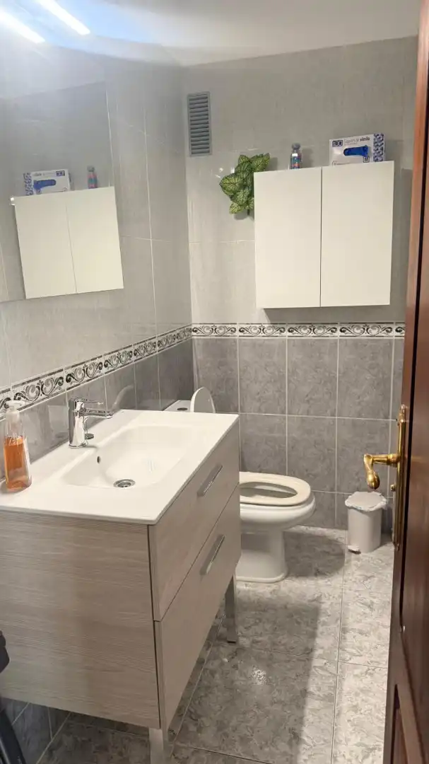 Badezimmer von Wohnung zur Miete in Candelaria mit Klimaanlage, Abstellraum und Möbliert
