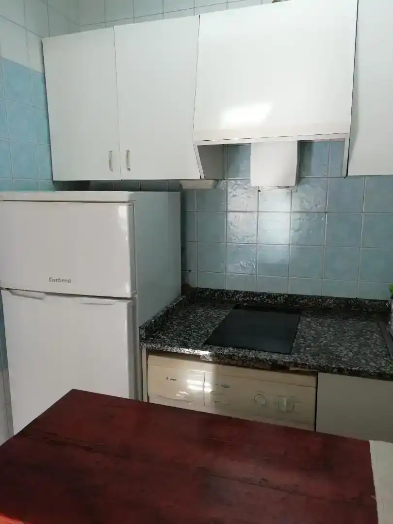 Cuina de Estudi en venda en Santiago de Compostela  amb Moblat, Forn i Rentadora