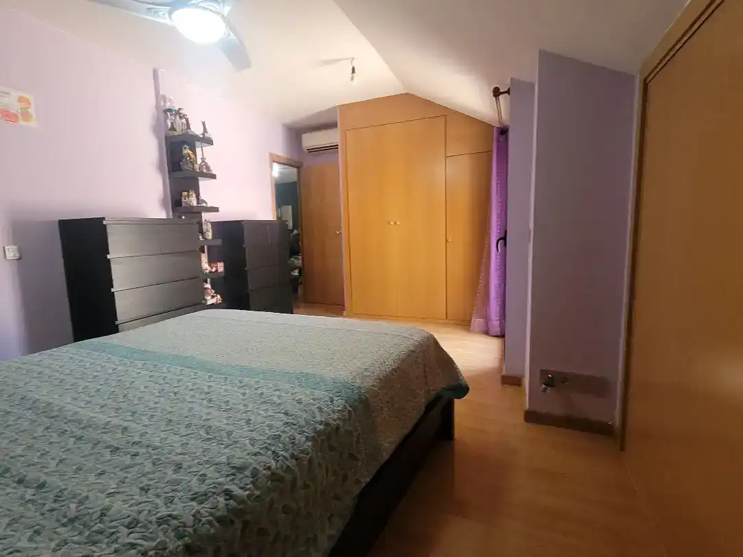 Schlafzimmer von Wohnung zum Verkauf in Yeles mit Klimaanlage und Balkon