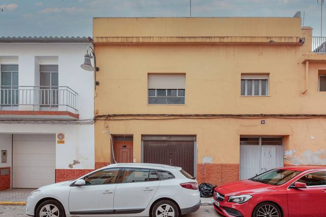 Piso en Venta en C/ La Pilota en Villanueva de Castellón