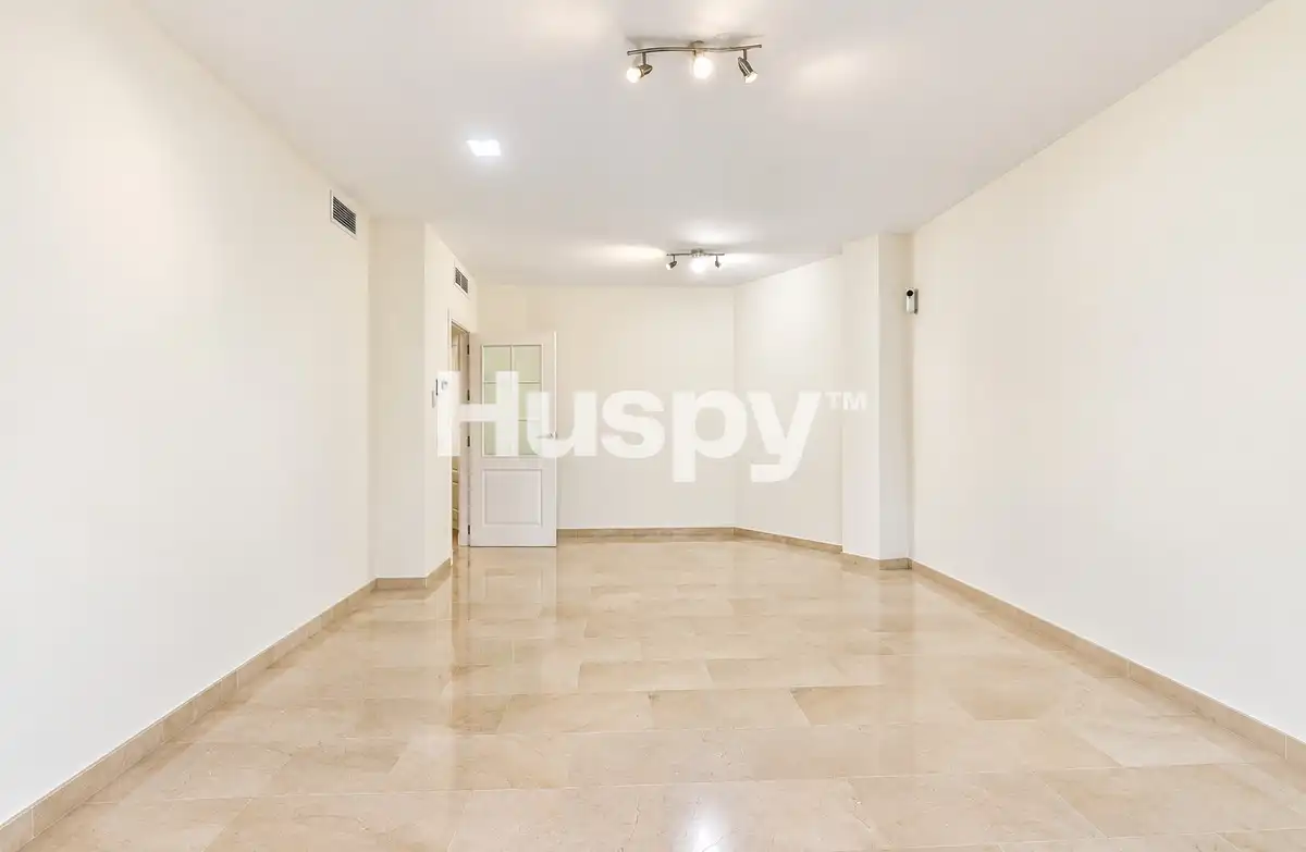 Piso con terraza en venta en Urbanizacion Torre Real Parq el Carmen, imagen 3