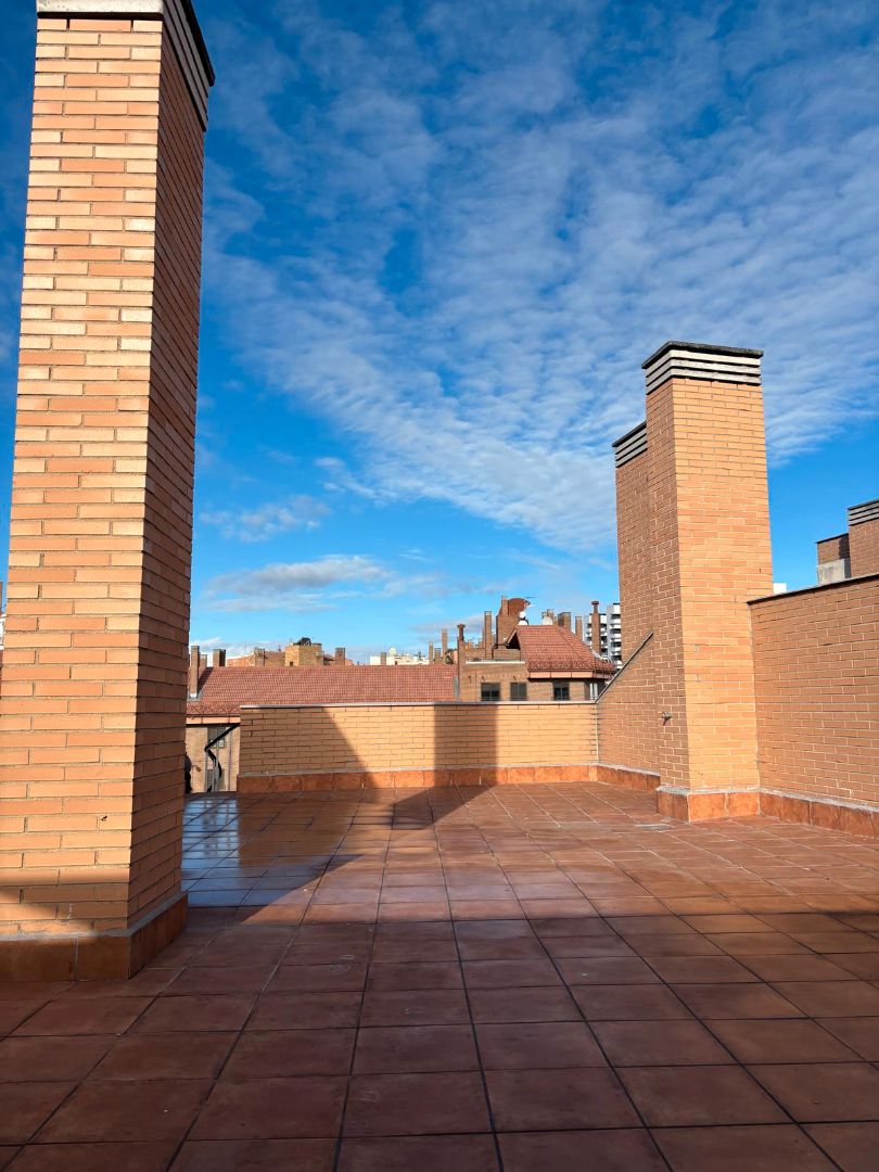 Exterior view of Attic to rent in  Madrid Capital  with Heating, Terrace and Community pool
