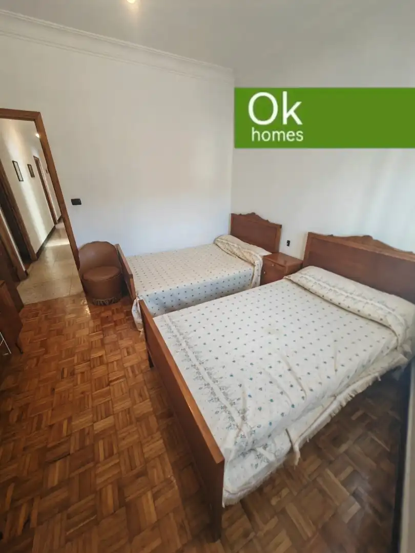 Dormitori de Pis en venda en Guitiriz amb Parquet, Terrassa i Moblat