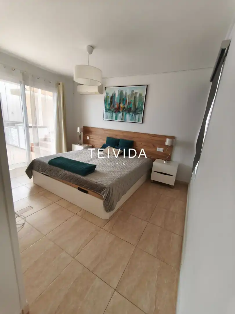 Habitación de Casa adosada en venta en Adeje con Aire acondicionado, Terraza y Trastero