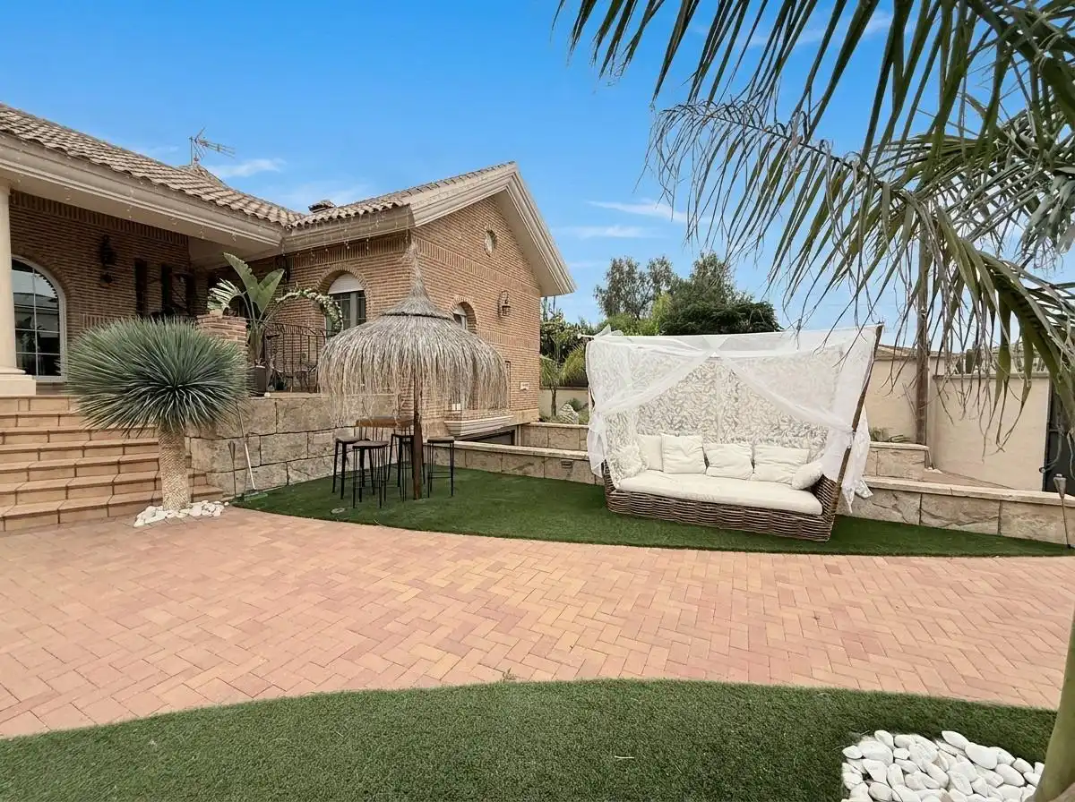 Terraza de Casa o chalet en venta en San Vicente del Raspeig / Sant Vicent del Raspeig con Aire acondicionado, Jardín privado y Terraza