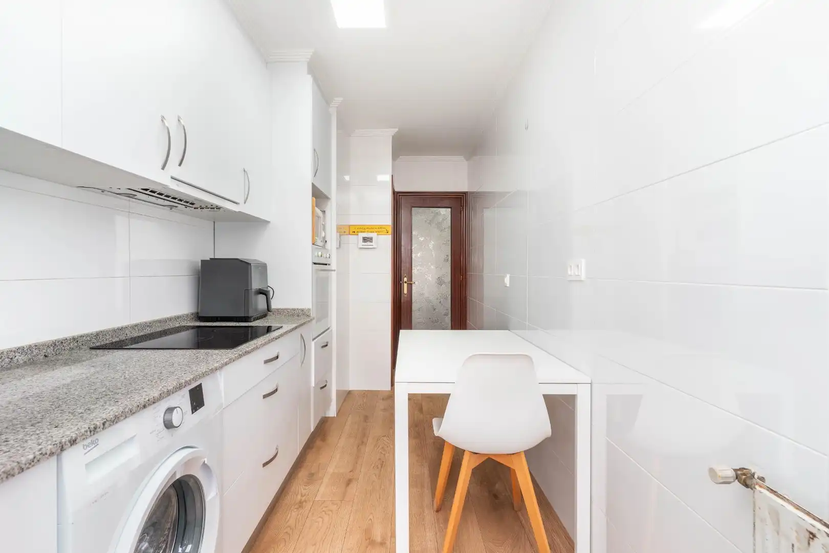 Cuina de Apartament en venda en Oviedo  amb Calefacció, Terrassa i Balcó