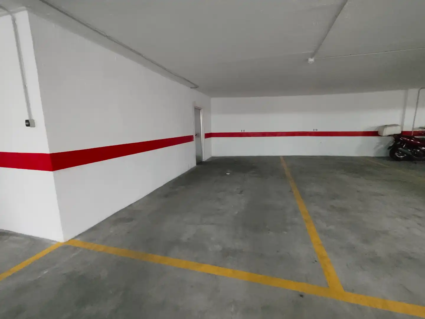 Parking de Piso en venta en La Zubia con Aire acondicionado, Parquet y Amueblado