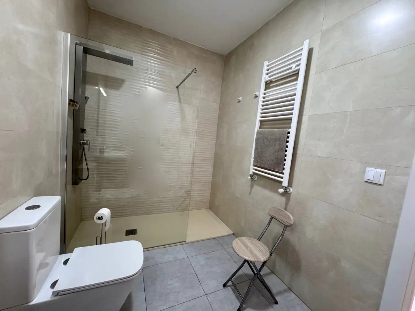 Baño de Apartamento en venta en Cáceres con Aire acondicionado, Calefacción y Amueblado