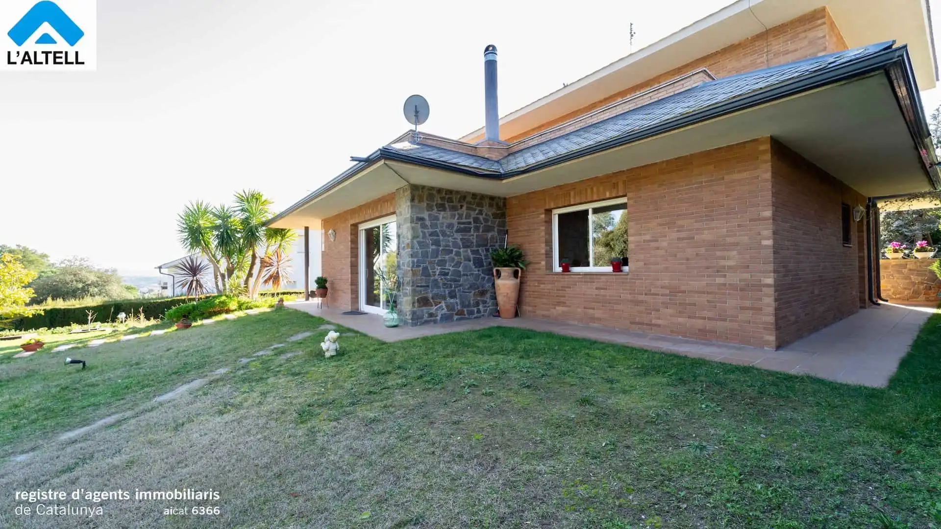 Außenansicht von Haus oder Chalet zum Verkauf in L'Ametlla del Vallès mit Klimaanlage, Heizung und Privatgarten