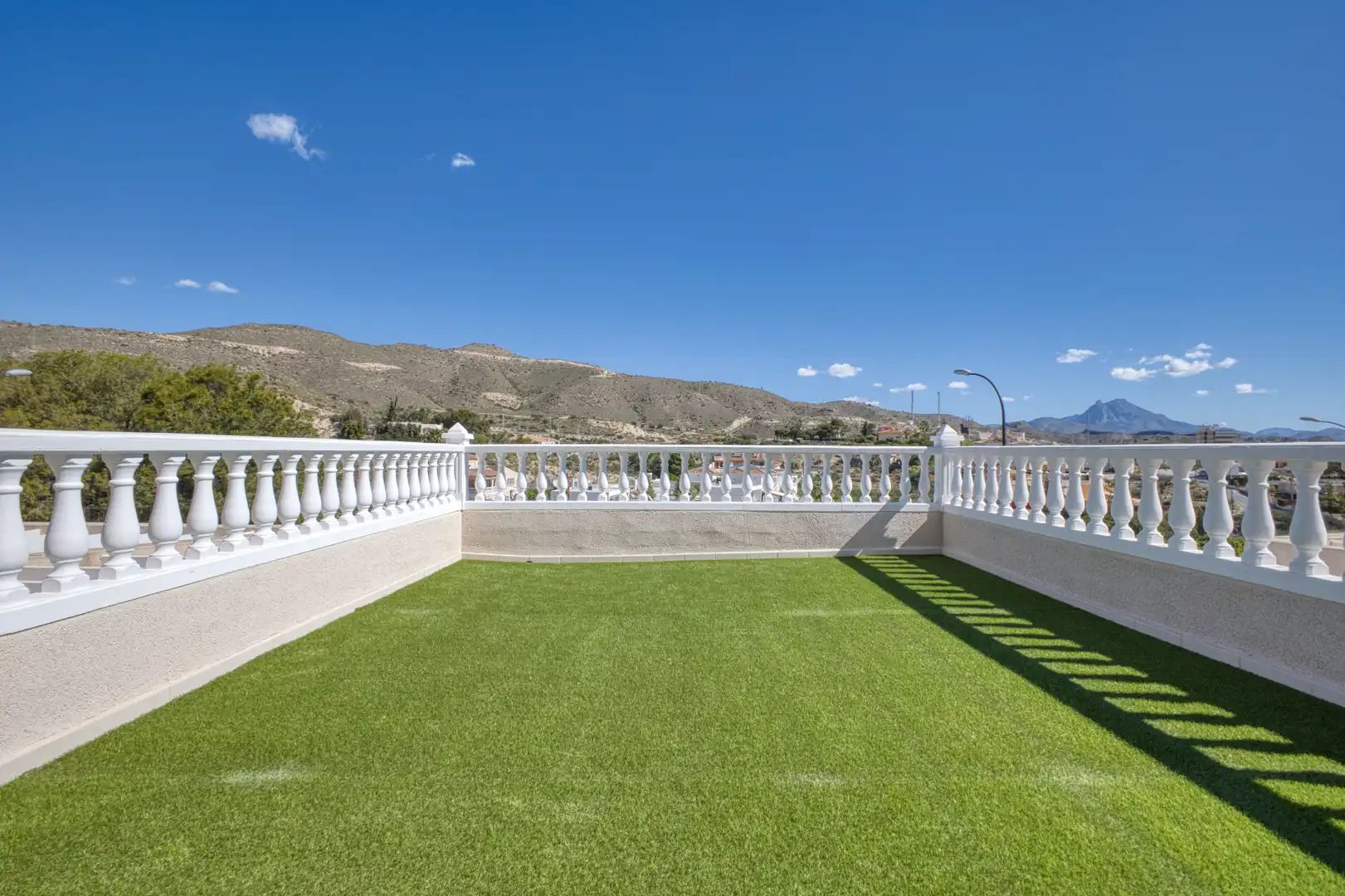 Terrassa de Casa o xalet en venda en El Campello amb Aire condicionat, Calefacció i Jardí privat
