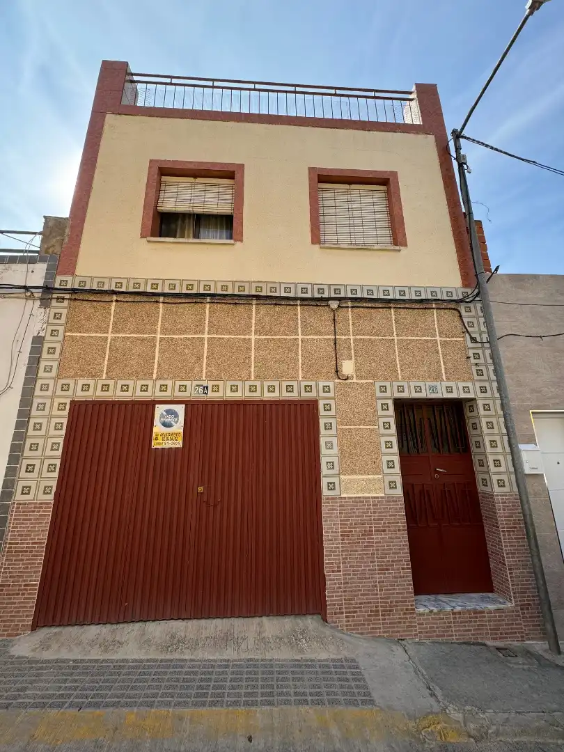 Vista exterior de Casa o xalet en venda en Badajoz amb Moblat