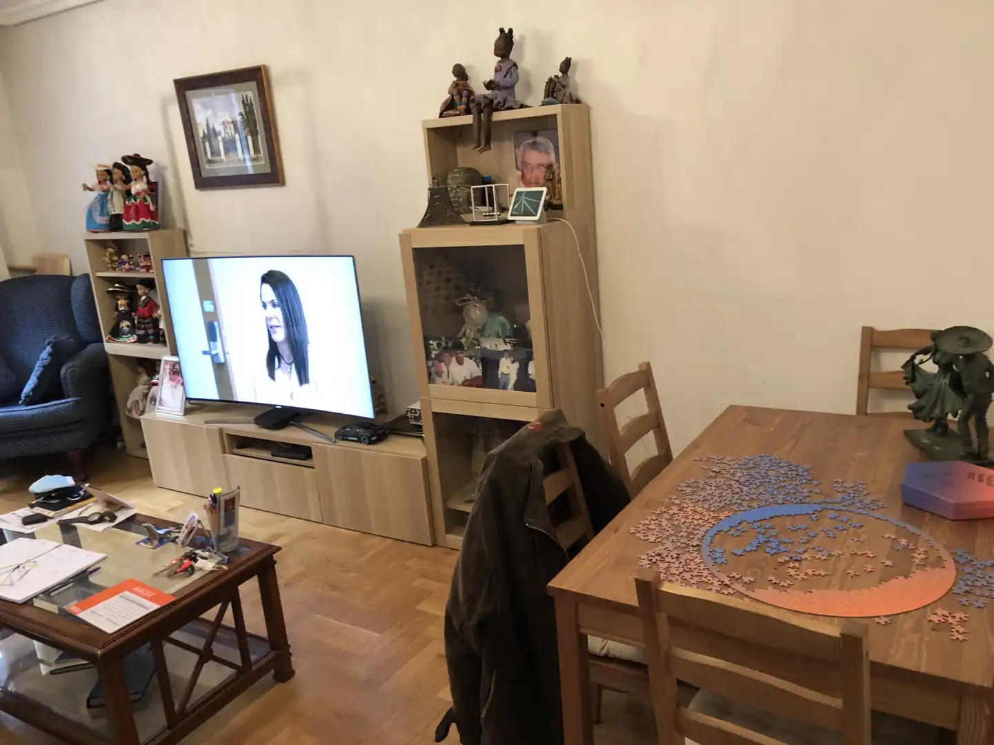 Living room of Flat for rent in Oviedo   with Heating, Parquet flooring and Storage room