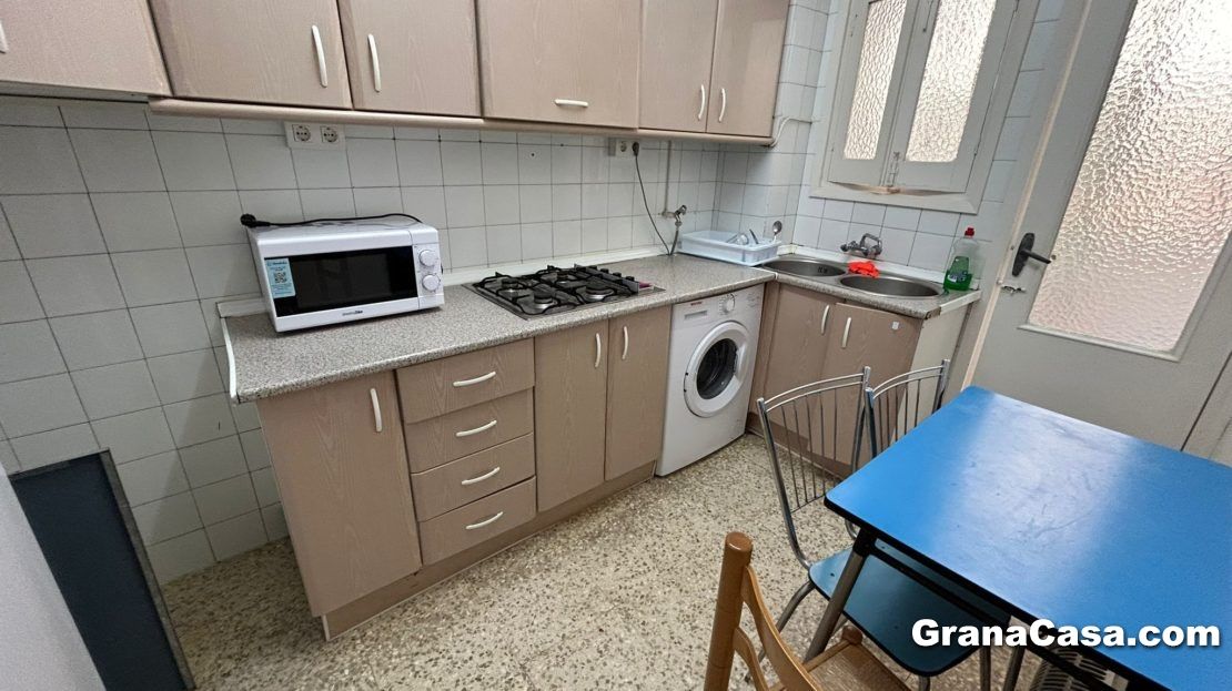 Cocina de Piso de alquiler en  Granada Capital con Aire acondicionado, Calefacción y Amueblado