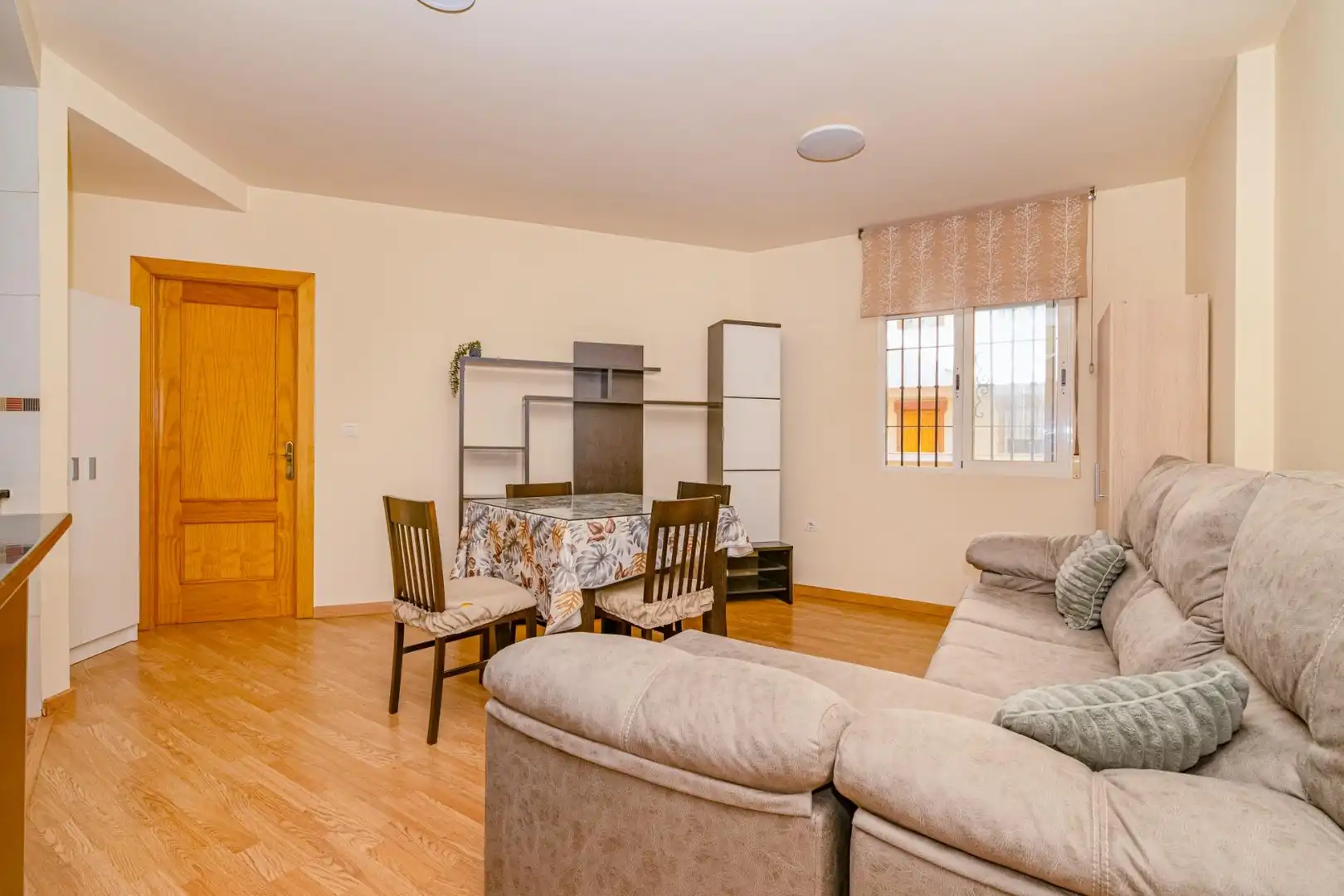 Sala de estar de Apartamento en venta en La Zubia