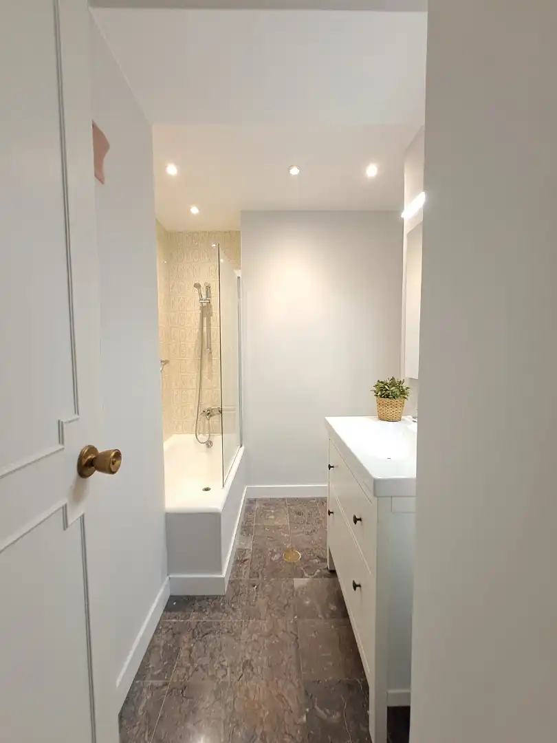 Baño de Piso de alquiler en A Coruña Capital  con Calefacción, Terraza y Amueblado
