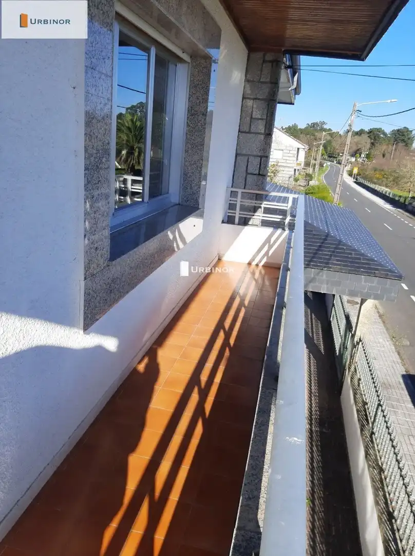 Casa rústica amb terrassa en venda a Amoeiro, imagen 8