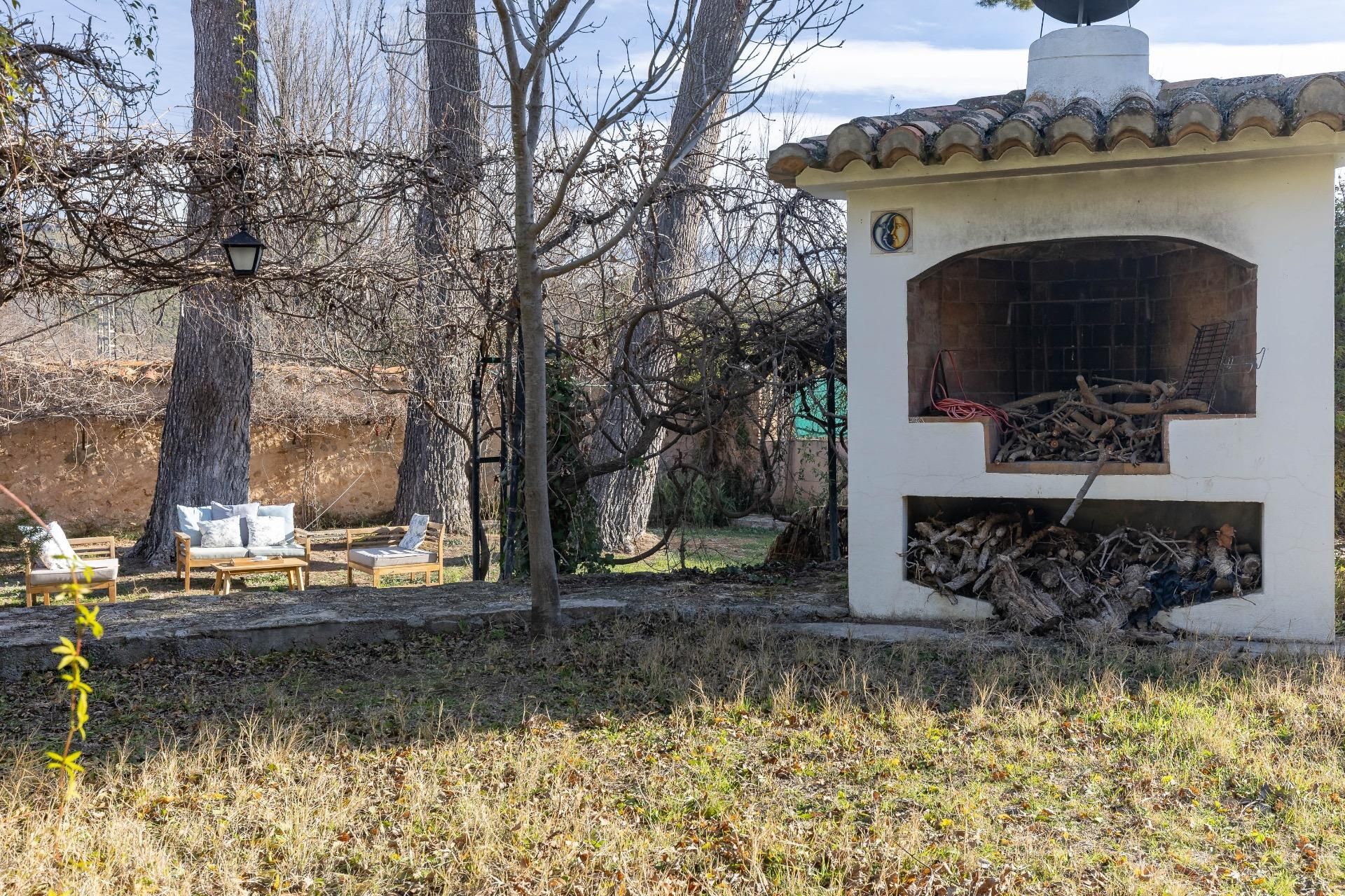 Jardí de Casa o xalet en venda en Aras de los Olmos amb Aire condicionat, Calefacció i Jardí privat