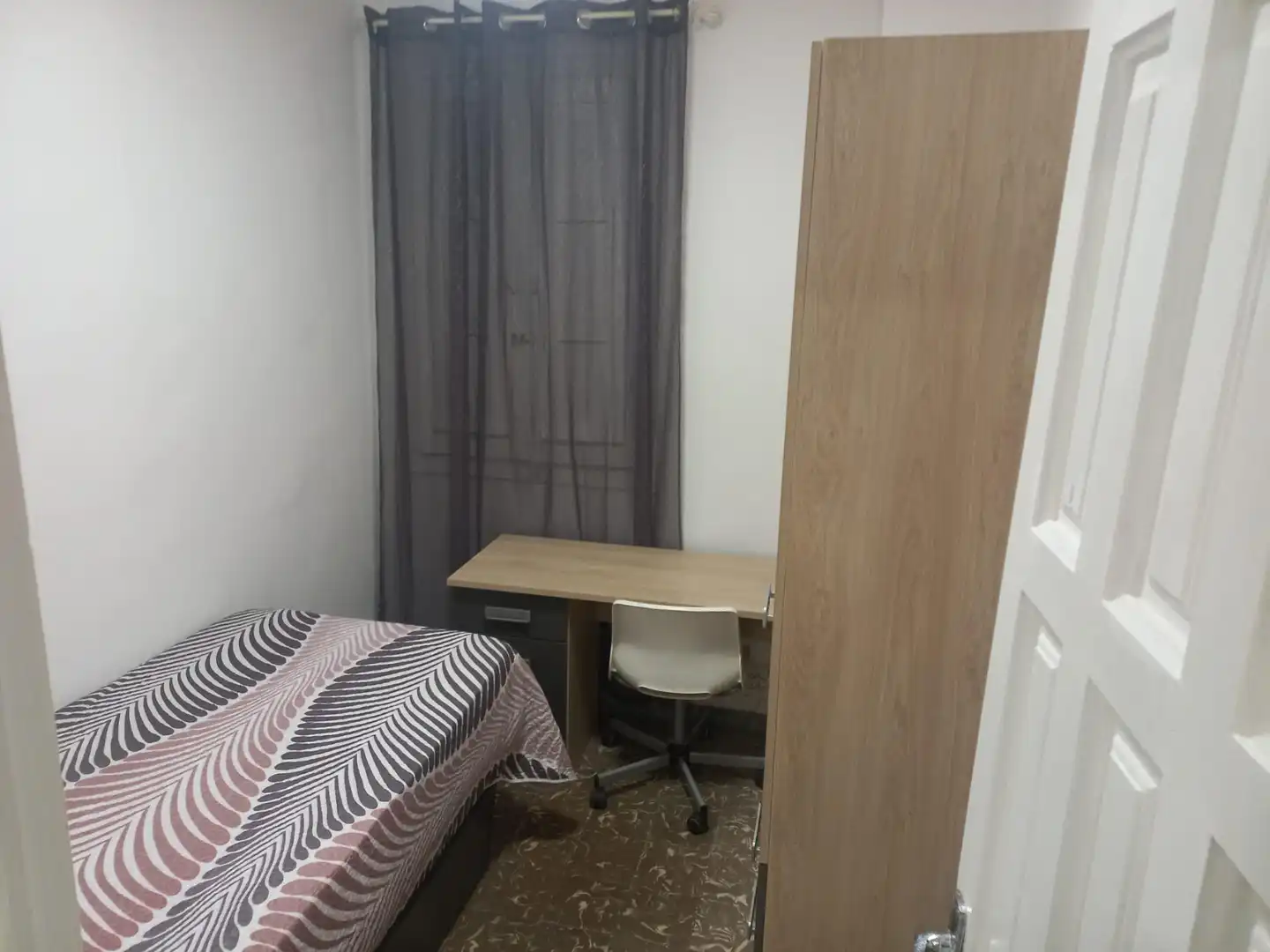 Bedroom of Flat for rent in Huesca  with Air Conditioner and Furnished