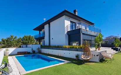 Piscina de Casa o xalet en venda en Sant Sadurní d'Anoia amb Aire condicionat, Terrassa i Piscina