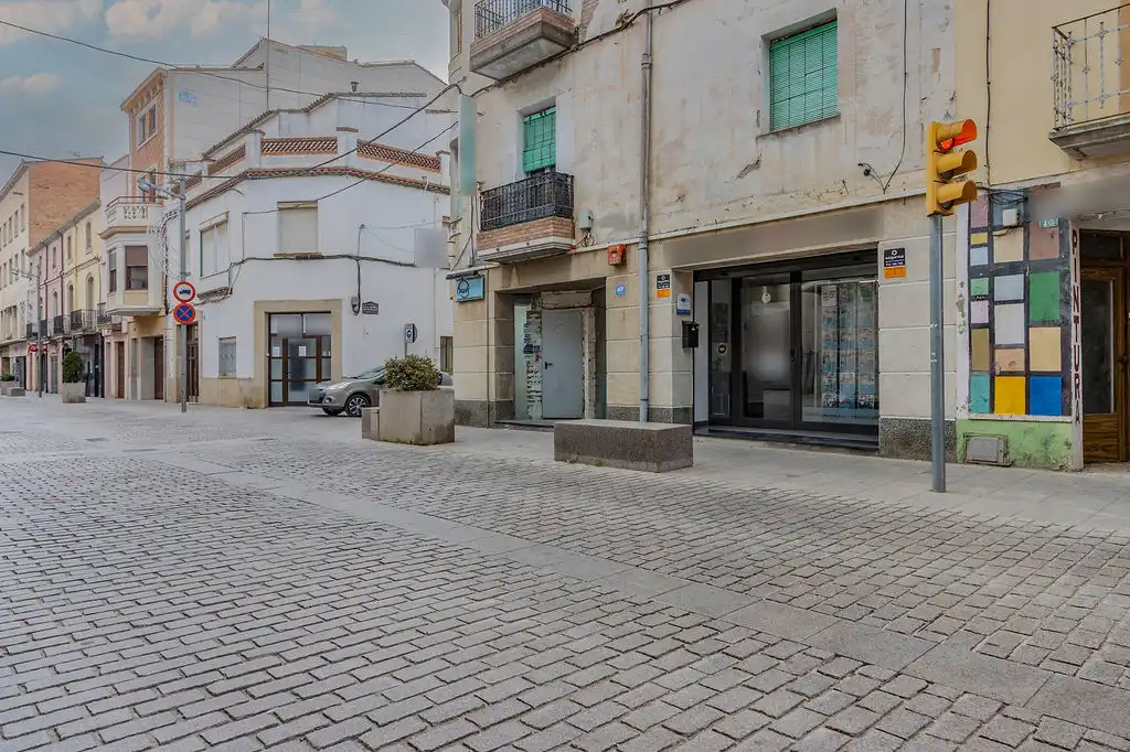 Vista exterior de Local en venta en Almacelles