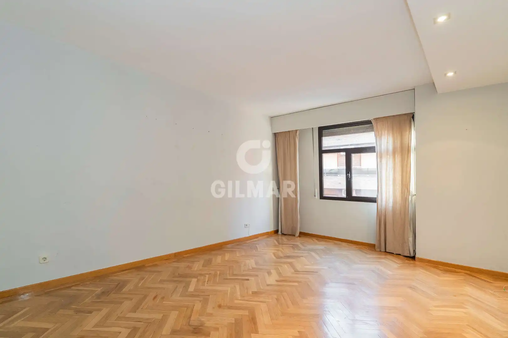 Dormitori de Pis en venda en  Madrid Capital amb Calefacció