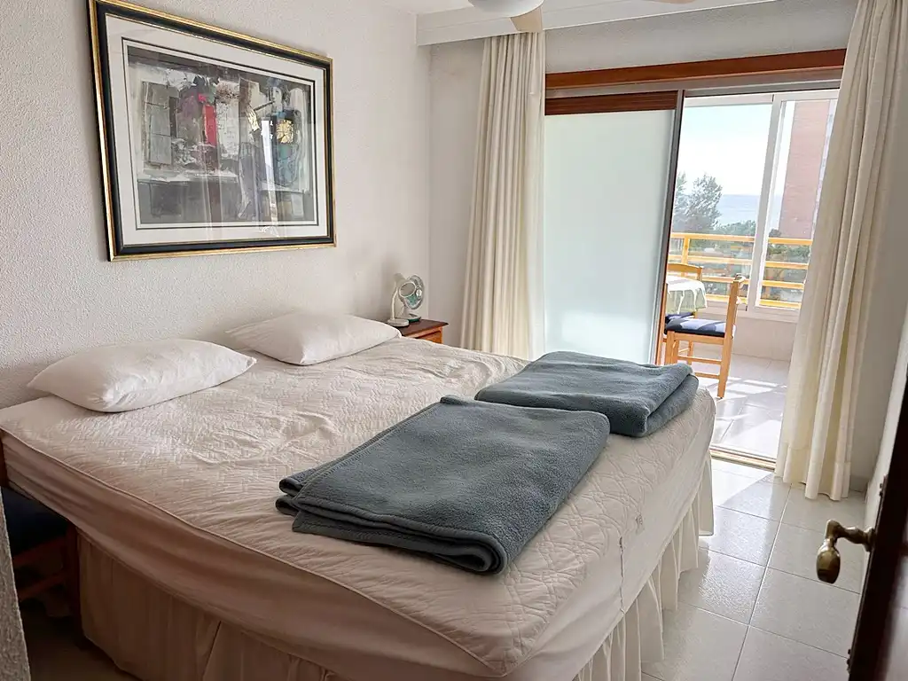Habitación de Piso en venta en Benidorm con Aire acondicionado, Jardín privado y Terraza