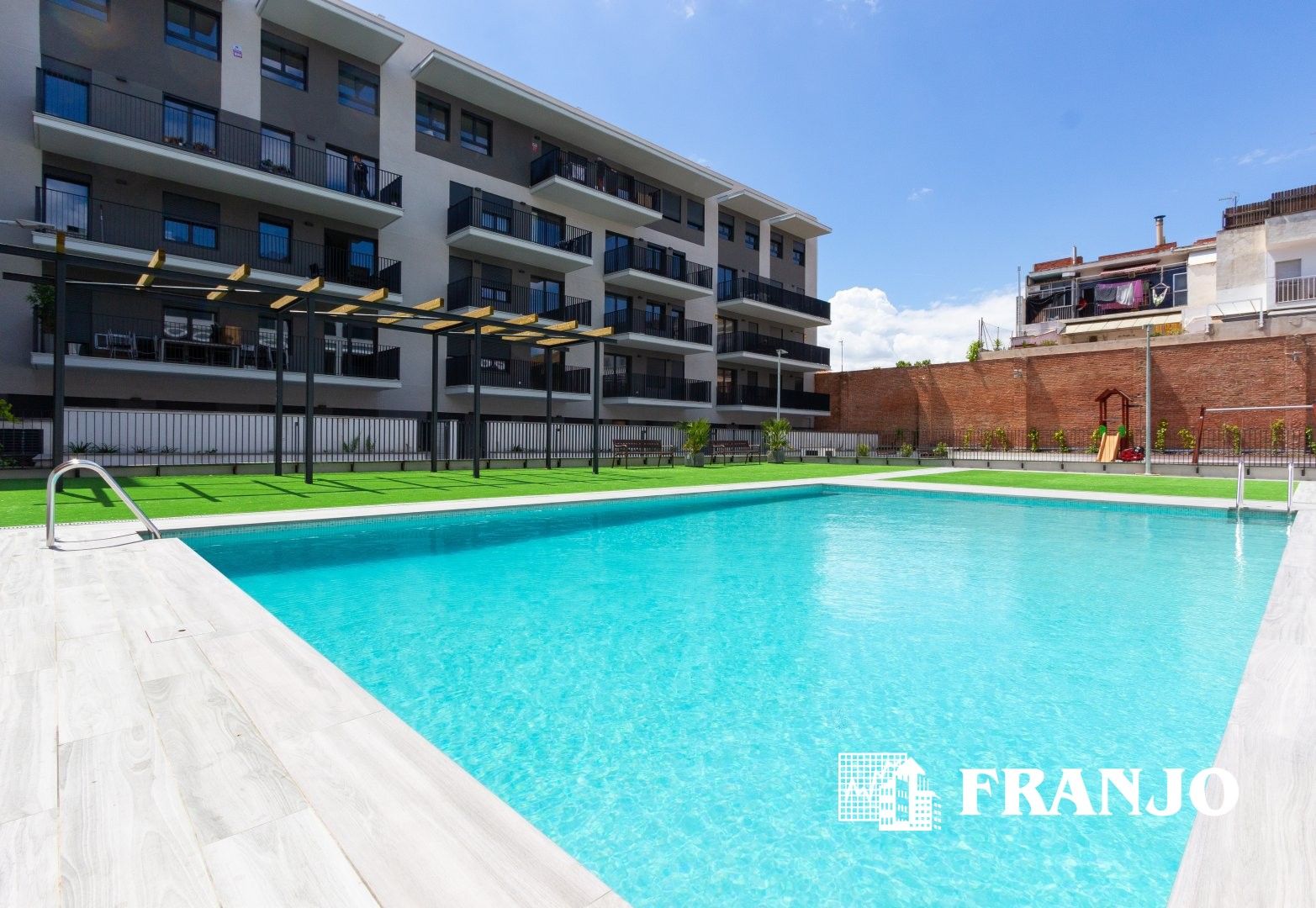 Swimming pool of Flat to rent in Sabadell  with Air Conditioner, Heating and Swimming Pool