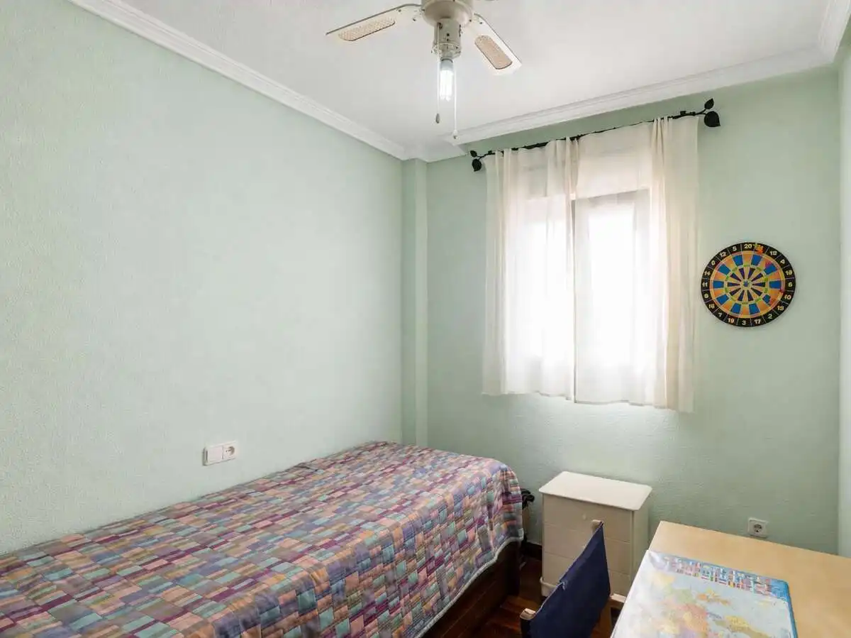 Schlafzimmer von Wohnung zur Miete in Roquetas de Mar mit Klimaanlage, Terrasse und Möbliert
