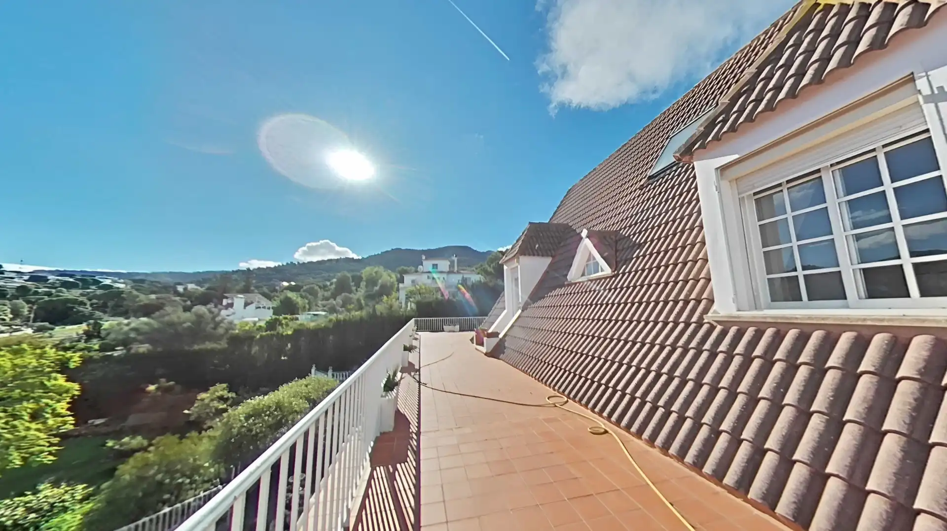 Vista exterior de Casa o xalet en venda en Alhaurín de la Torre amb Aire condicionat, Calefacció i Jardí privat