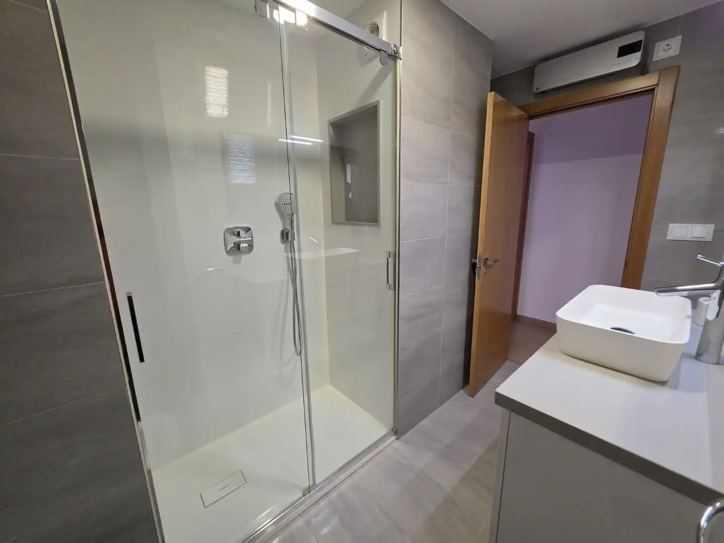 Bathroom of Flat for rent in A Coruña Capital   with Heating and Furnished