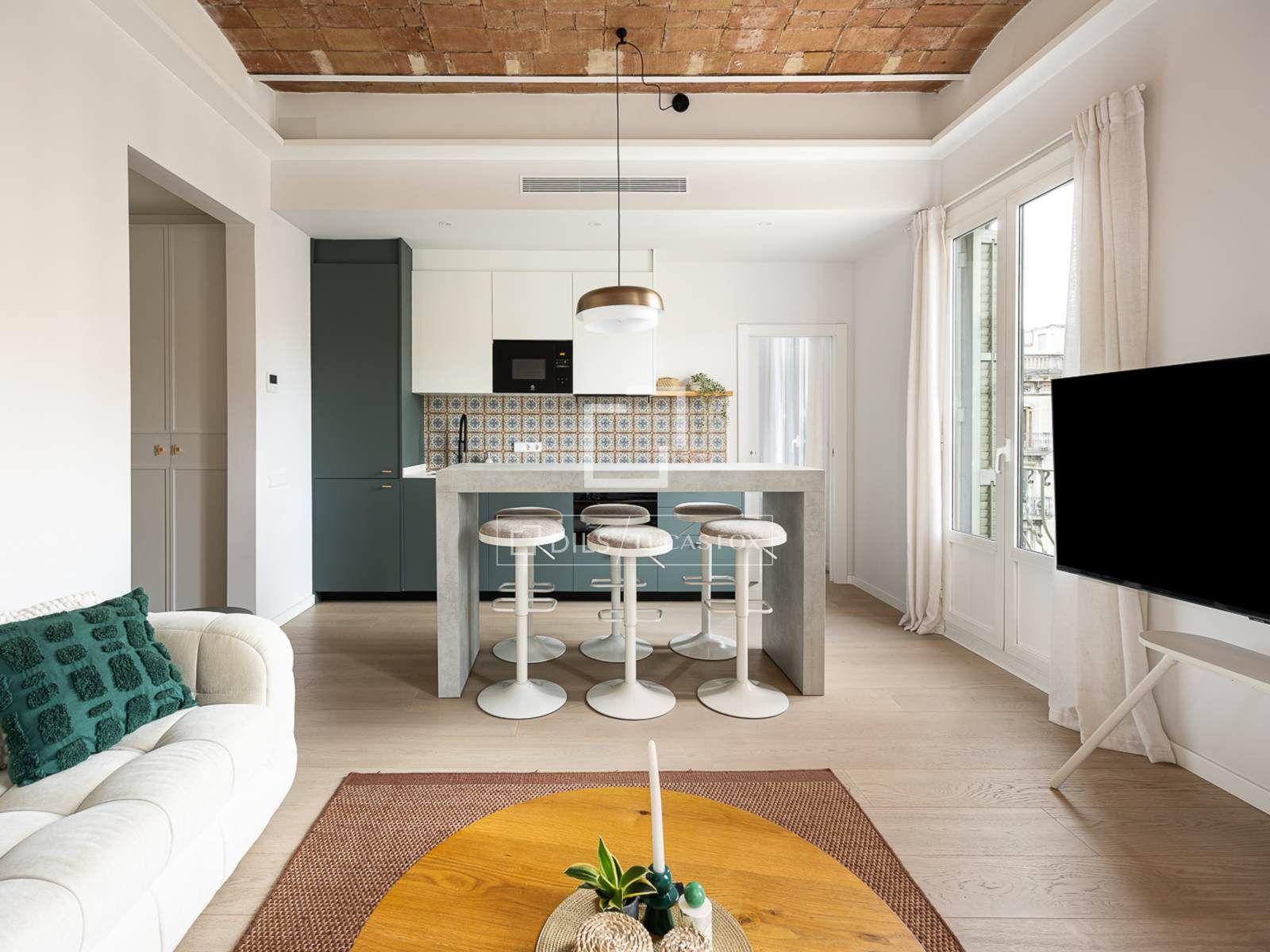 Cuina de Pis en venda en Sant Boi de Llobregat amb Aire condicionat i Moblat