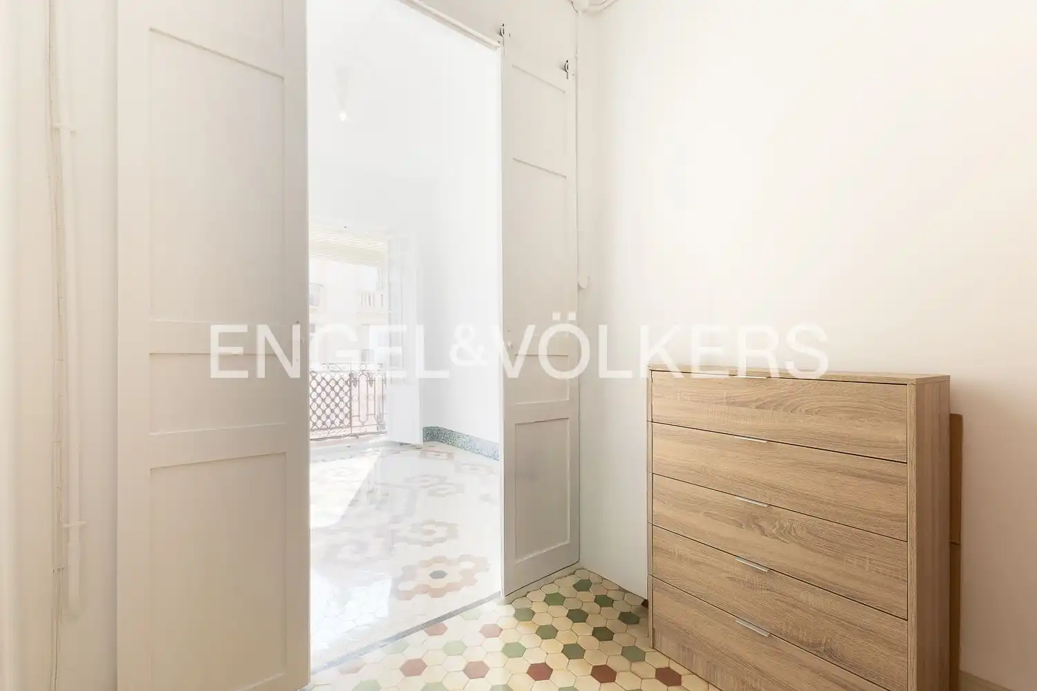 Flat for rent in Valencia  with Air Conditioner, Heating and Balcony