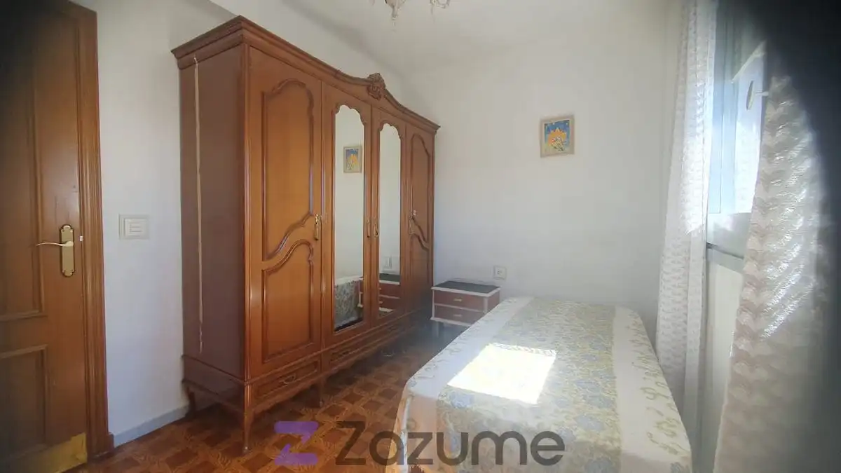 Schlafzimmer von Wohnung zur Miete in Cuéllar mit Heizung, Parkett und Möbliert