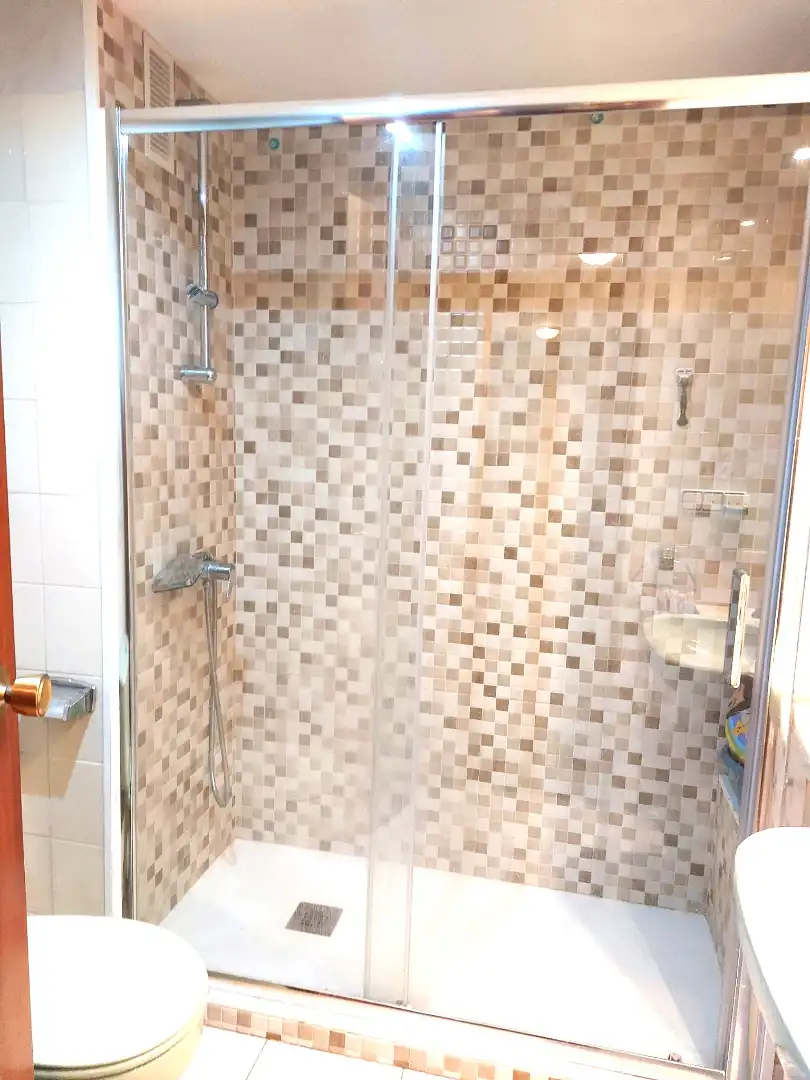 Baño de Piso en venta en Valencia con Aire acondicionado, Horno y Balcón