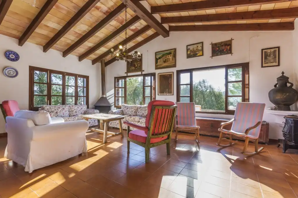 Sala d'estar de Finca rústica en venda en Pollença amb Jardí privat